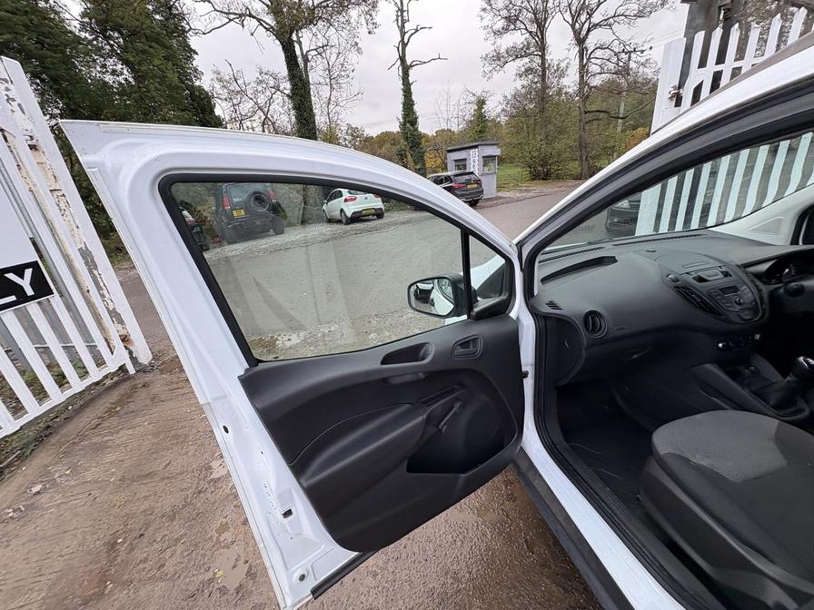 Used Ford Transit Courier 2017 for sale - 76475469: Photo 10