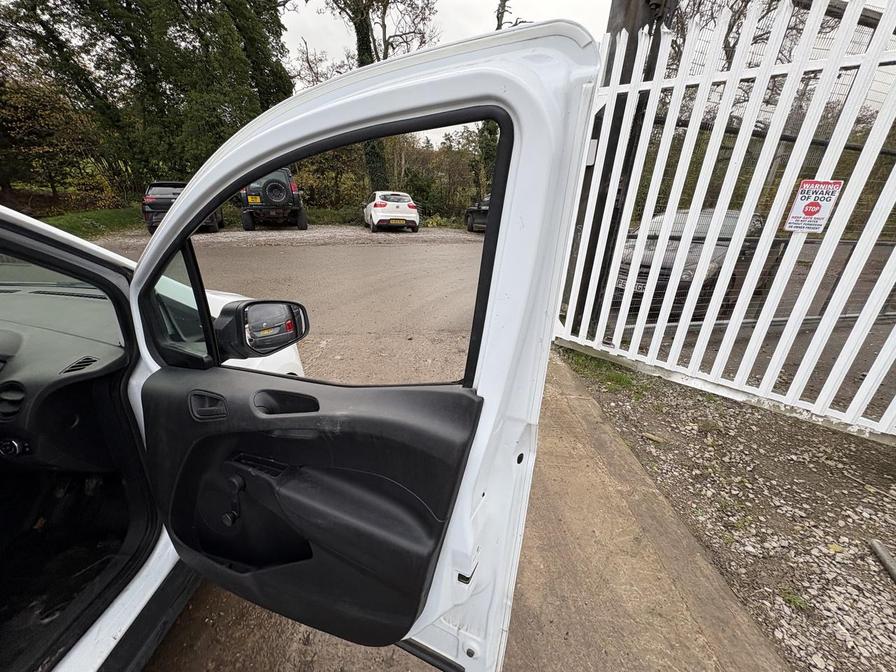 Used Ford Transit Courier 2017 for sale - 76475469: Photo 14