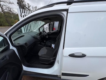 Used Ford Transit Courier 2017 for sale - 76475469: Photo