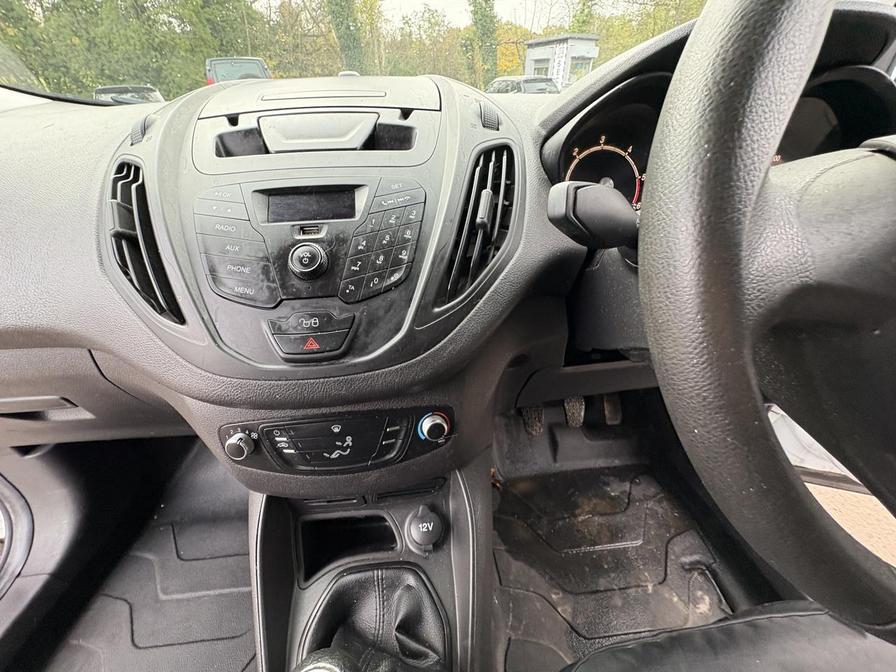 Used Ford Transit Courier 2017 for sale - 76475469: Photo 9