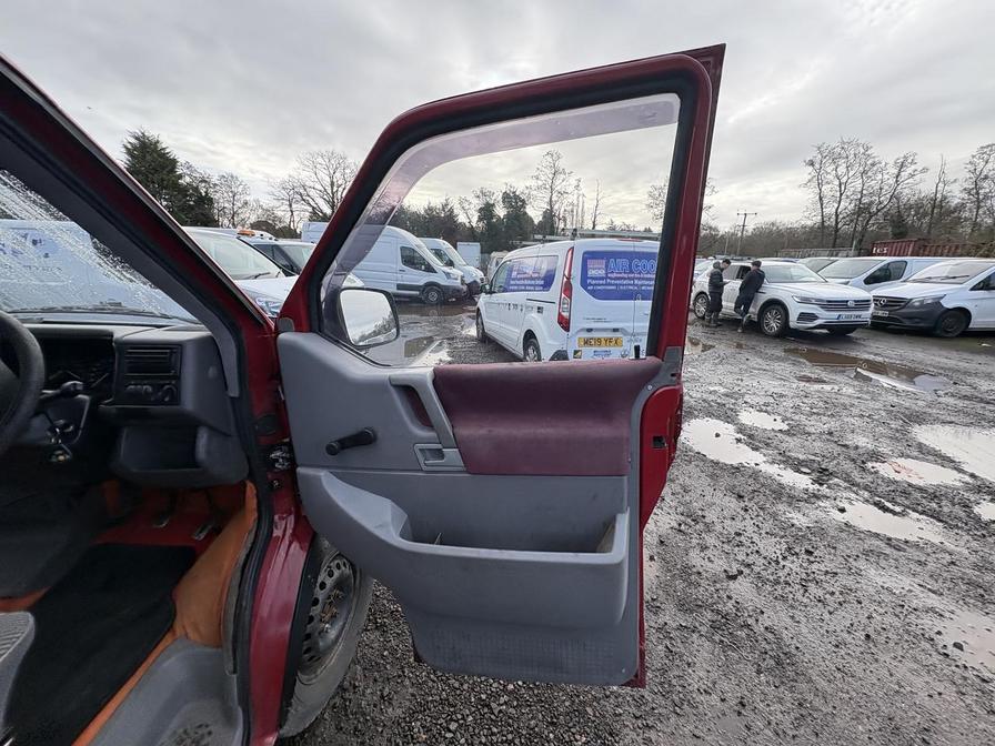 Used Volkswagen Caravelle 1998 for sale - 77932958: Photo 8