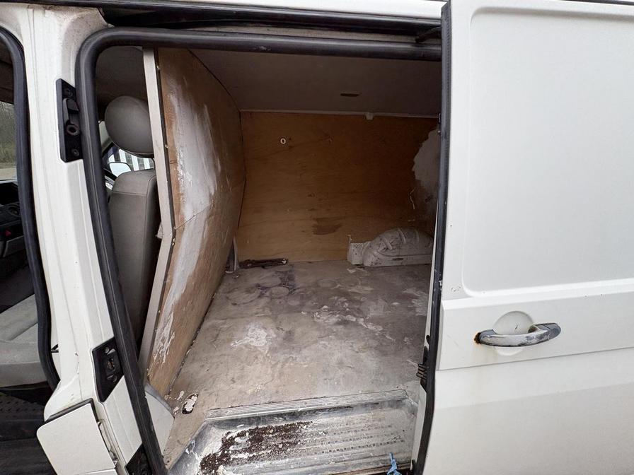 Used Volkswagen Transporter 2004 for sale - 77810726: Photo 12