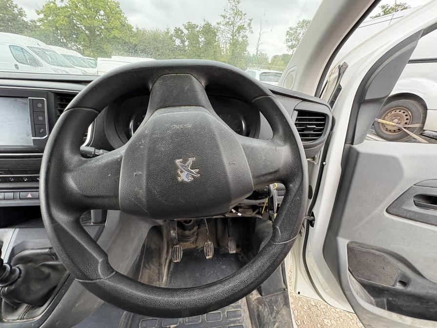 Used Peugeot Expert 2017 for sale - 76169261: Photo 22