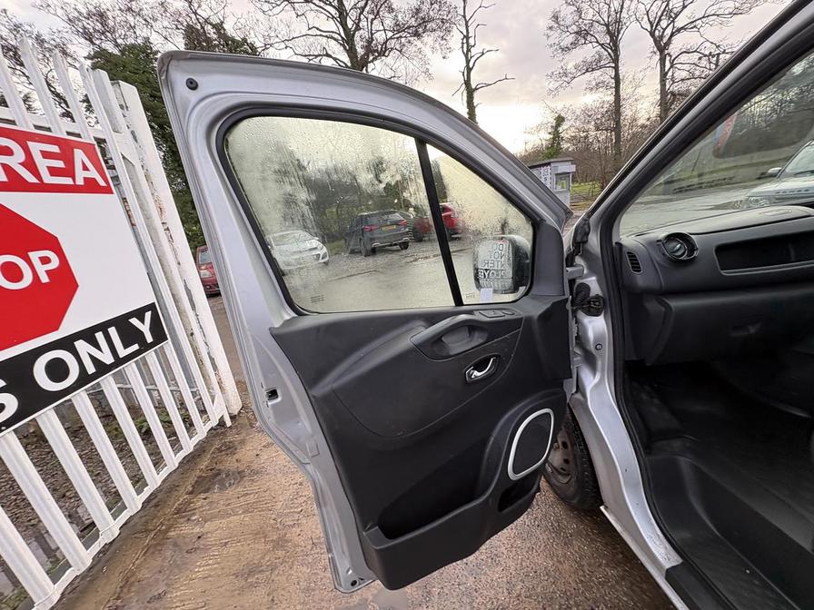 Used Vauxhall Vivaro 2017 for sale - 76978455: Photo 3