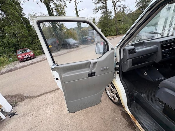Used Volkswagen Transporter 1997 for sale - 76285827: Photo 10