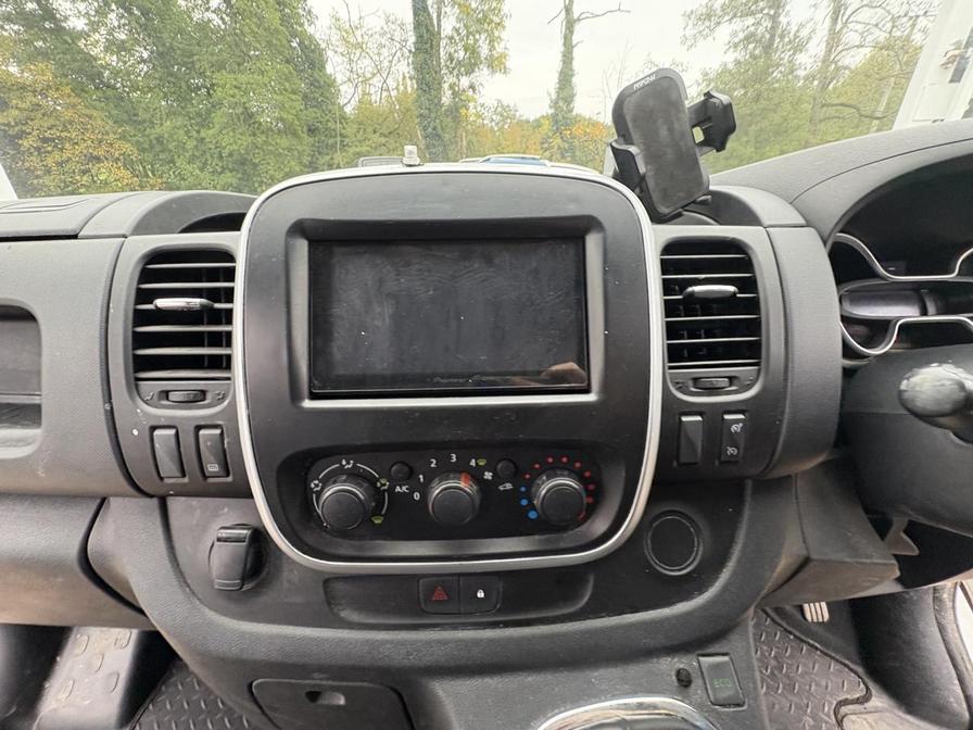 Used Vauxhall Vivaro 2017 for sale - 76731992: Photo 10