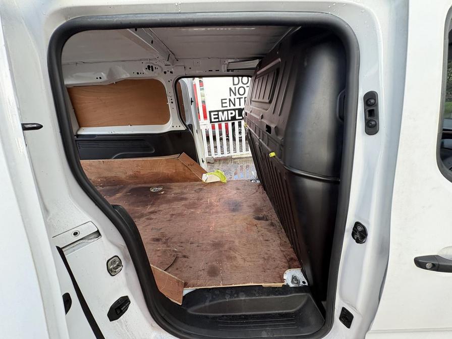 Used Peugeot Partner 2021 for sale - 77526675: Photo 14