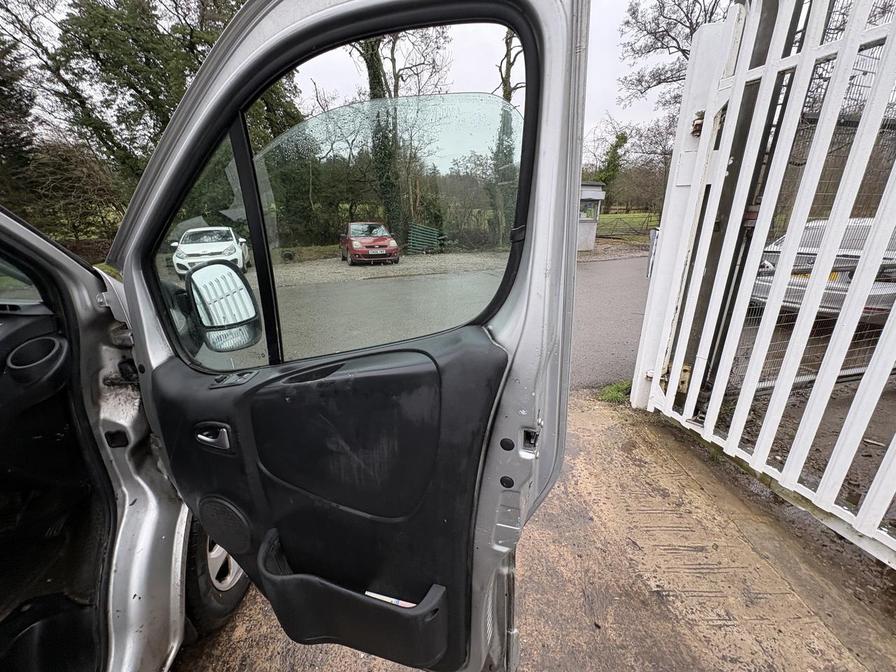 Used Vauxhall Vivaro 2011 for sale - 77540381: Photo 13