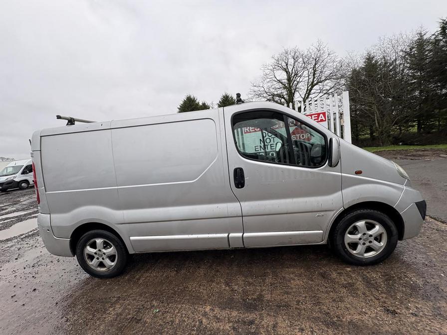 Used Vauxhall Vivaro 2011 for sale - 77540381: Photo 2