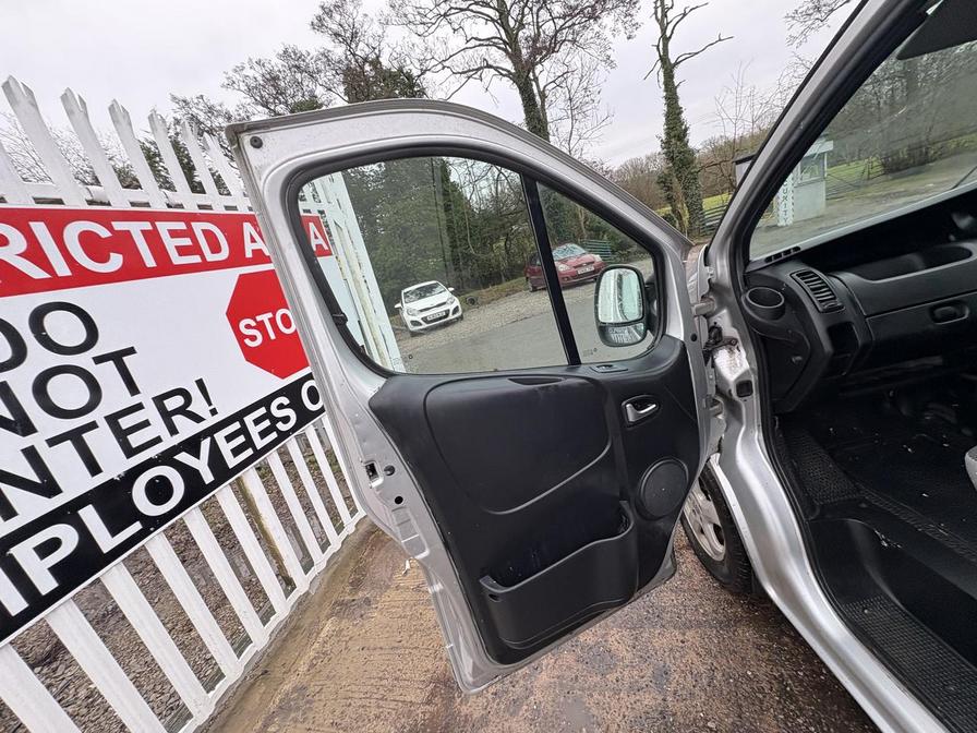 Used Vauxhall Vivaro 2011 for sale - 77540381: Photo 7