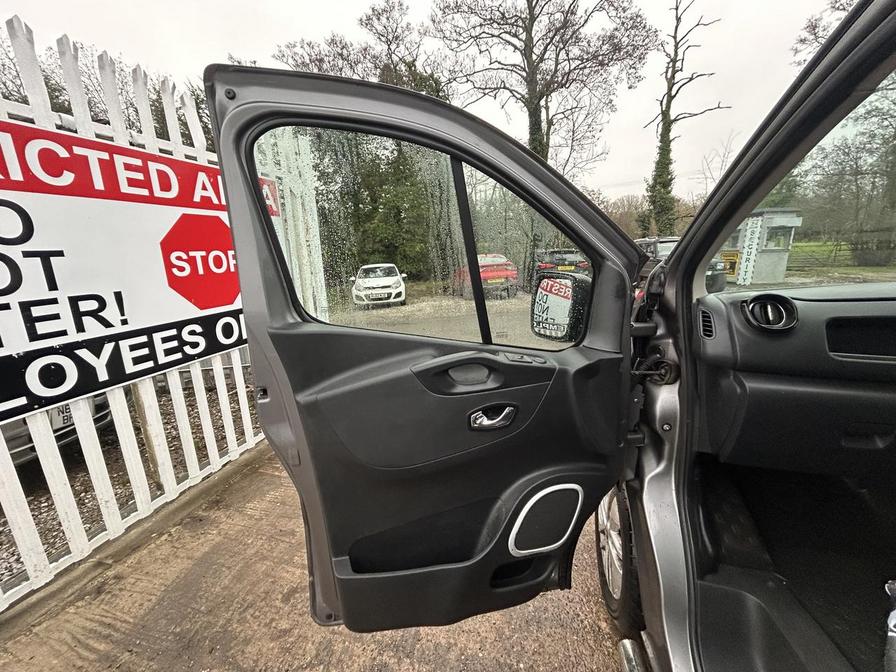 Used Vauxhall Vivaro 2017 for sale - 77043742: Photo 11