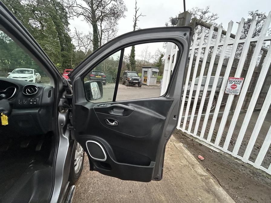 Used Vauxhall Vivaro 2017 for sale - 77043742: Photo 12