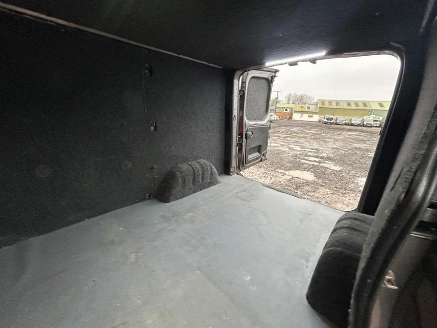 Used Vauxhall Vivaro 2017 for sale - 77043742: Photo 15