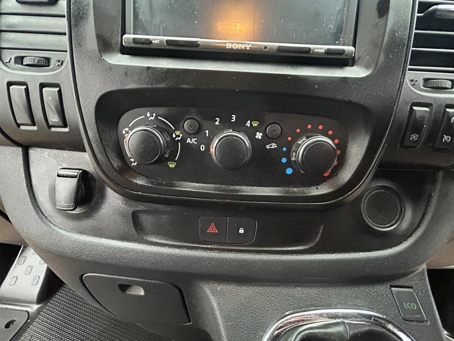 Used Vauxhall Vivaro 2017 for sale - 77043742: Photo 22