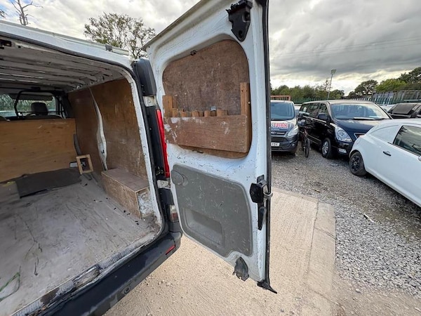 Used Vauxhall Vivaro 2010 for sale - 76100190: Photo 18