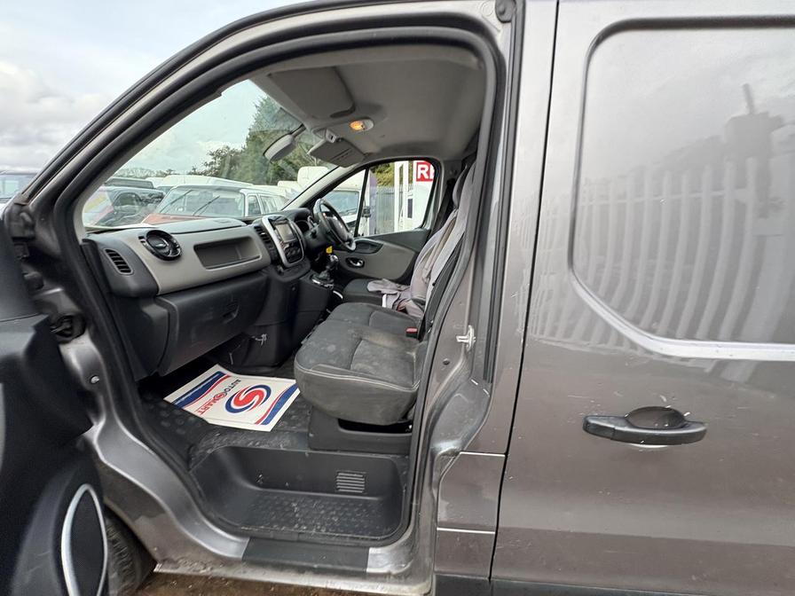 Used Renault Trafic 2017 for sale - 76410922: Photo 9