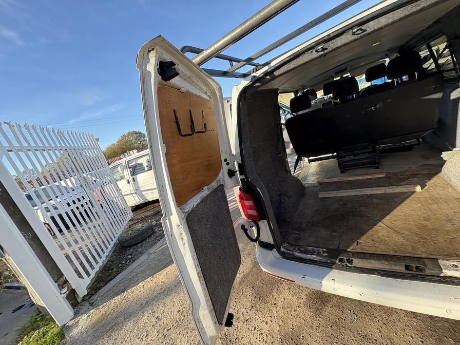 Used Volkswagen Transporter 2018 for sale - 76661670: Photo 18