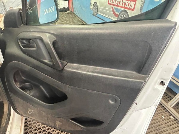 Used Peugeot Partner 2016 for sale - 75556137: Photo 12