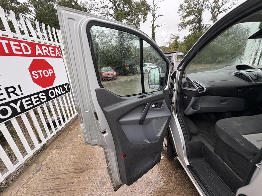 Used Ford Transit Custom 2017 for sale - 76636189: Photo 17
