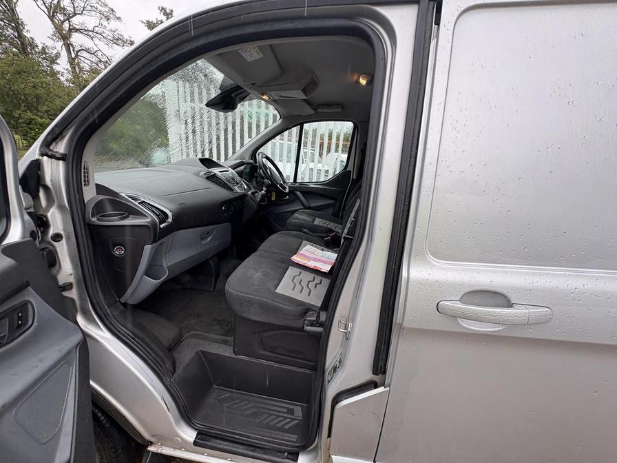 Used Ford Transit Custom 2017 for sale - 76636189: Photo 6