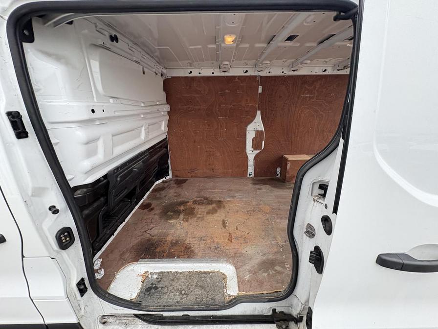 Used Vauxhall Vivaro 2018 for sale - 76745809: Photo 4