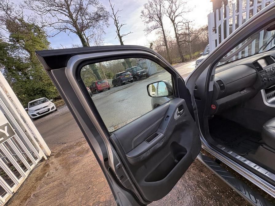 Used Nissan Navara 2015 for sale - 77293911: Photo 21