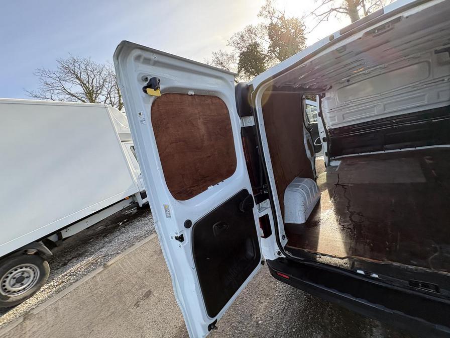 Used Vauxhall Vivaro 2018 for sale - 77894281: Photo 12