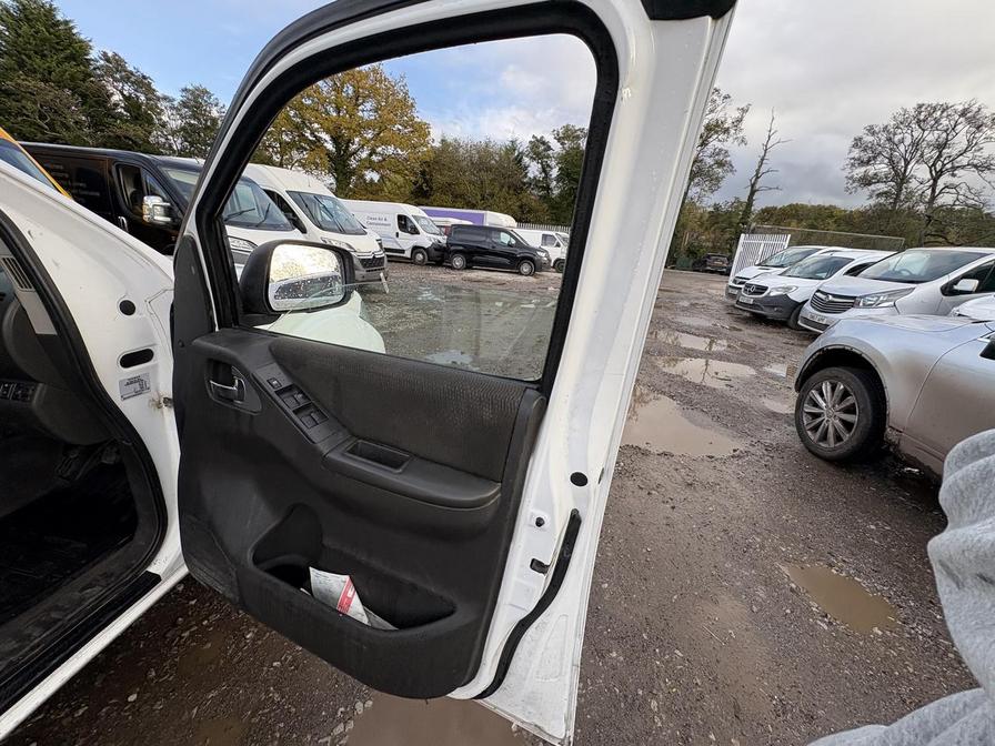 Used Nissan Navara 2013 for sale - 76442179: Photo 9