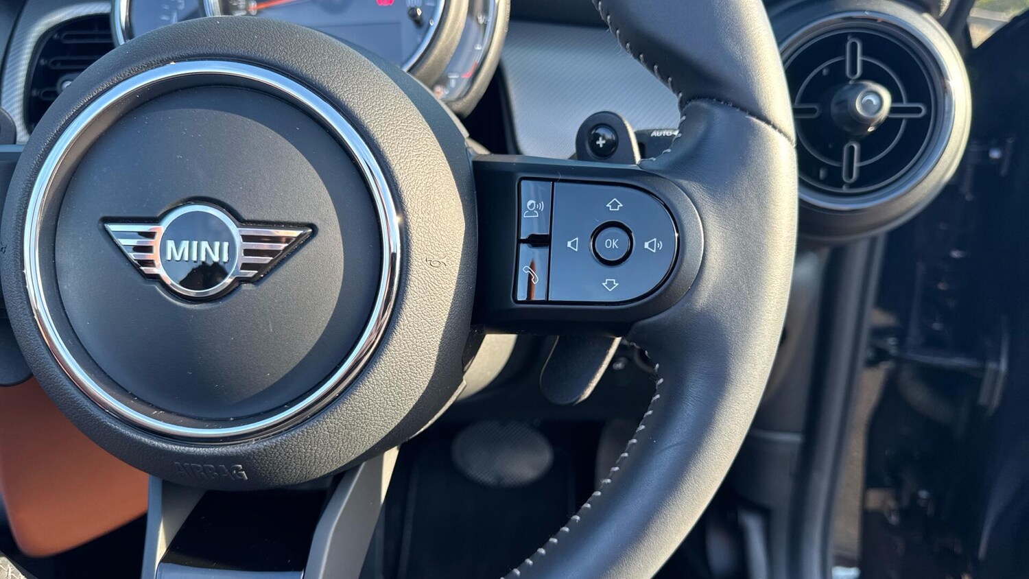 Used MINI Convertible for sale - 77754100: Photo 31