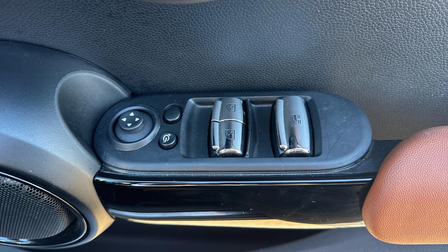 Used MINI Convertible for sale - 77754100: Photo 39