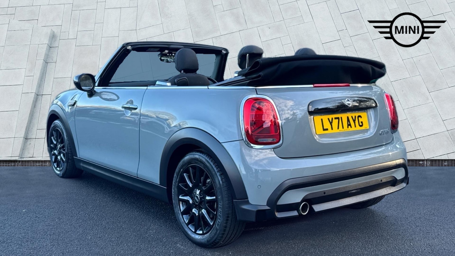 Used MINI Convertible 2021 for sale - 77616878: Photo 3