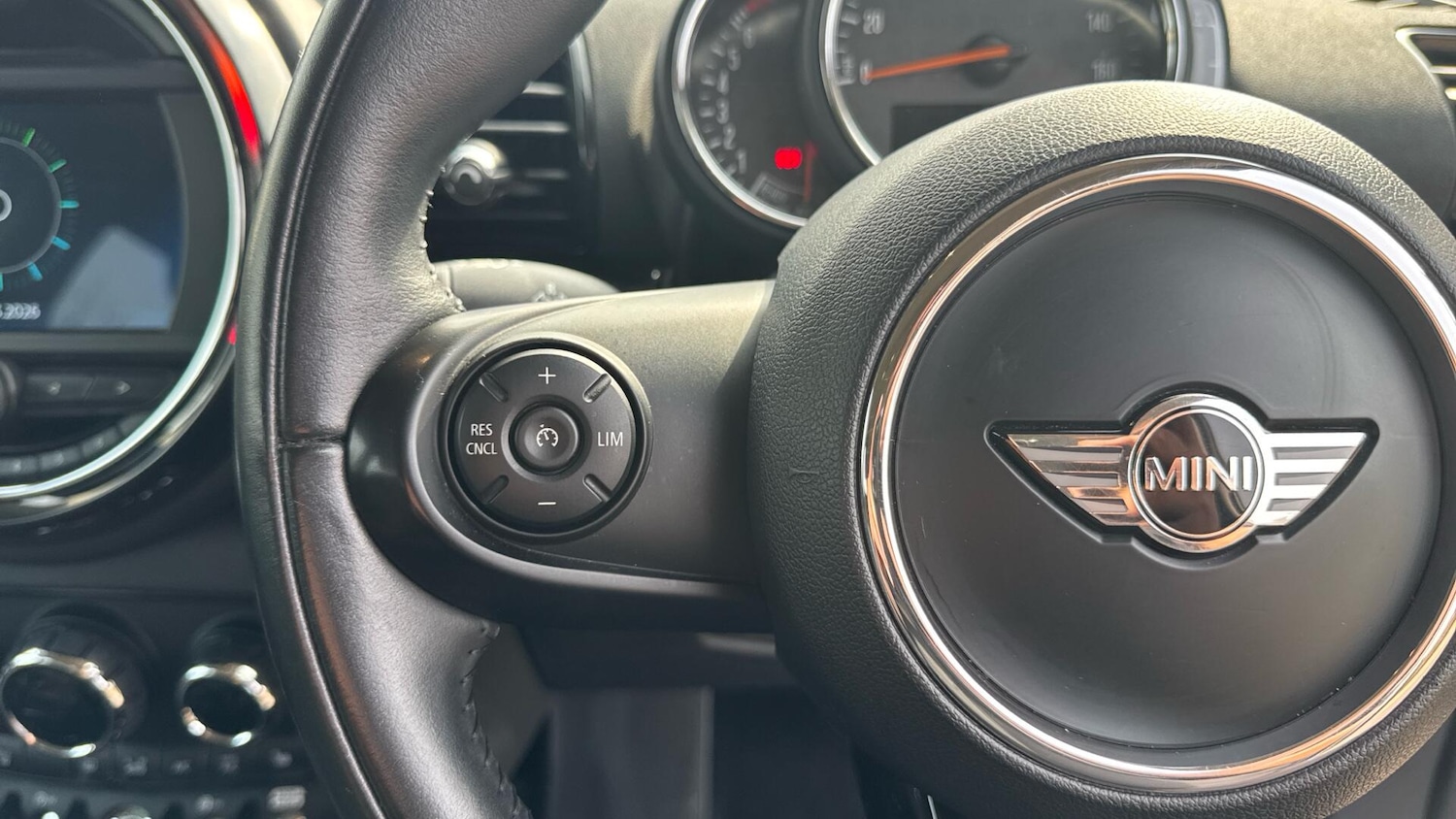 Used MINI Clubman 2018 for sale - 77992880: Photo 32