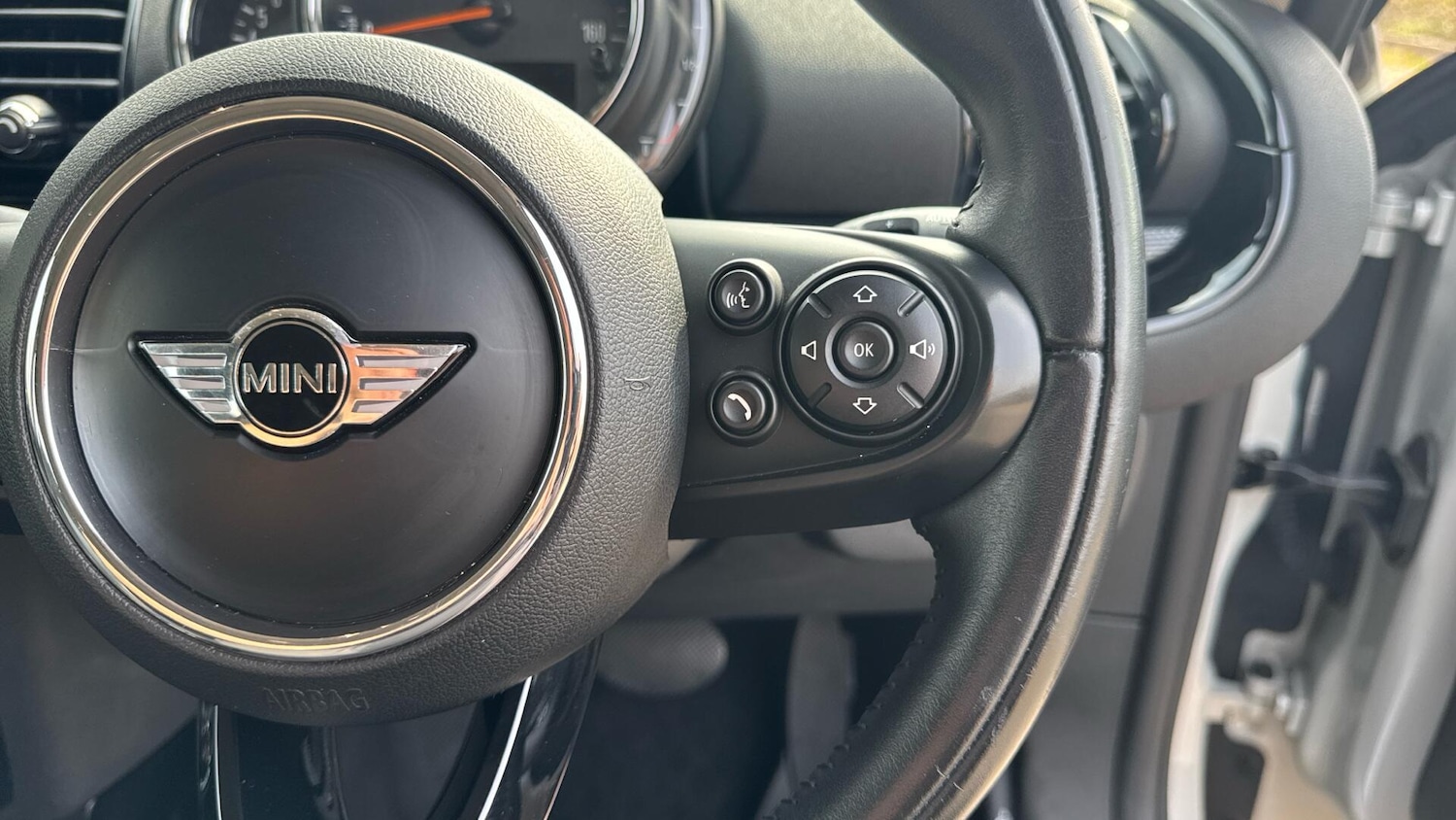 Used MINI Clubman 2018 for sale - 77992880: Photo 33