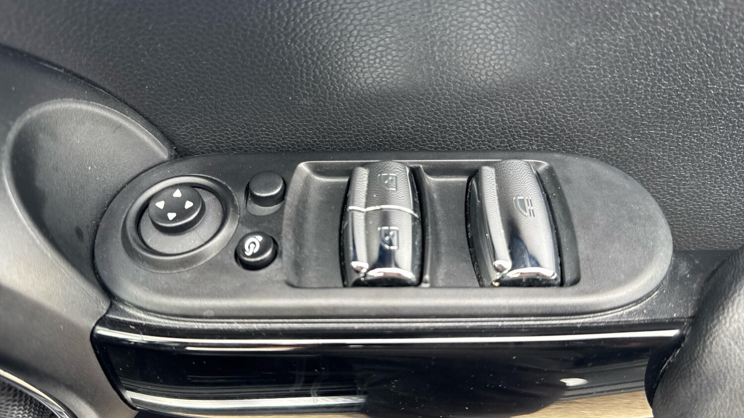 Used MINI Convertible 2020 for sale - 77892970: Photo 39