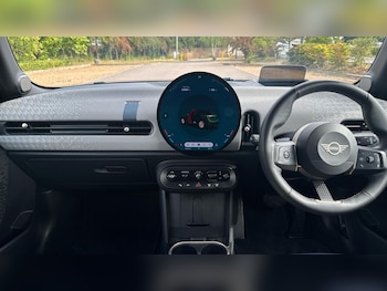 Used MINI Hatch 2024 for sale - 79348532: Photo
