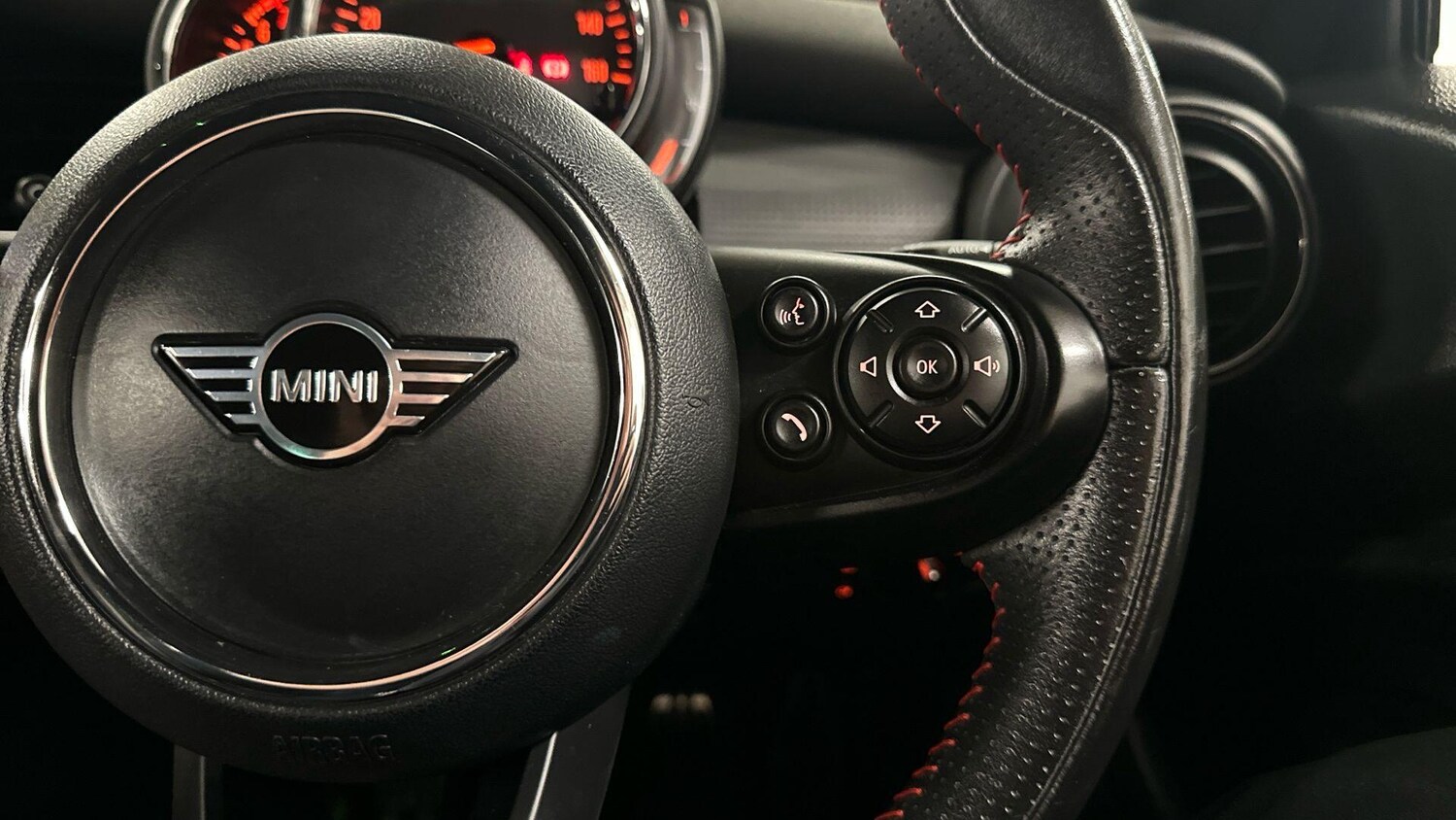 Used MINI Hatch 2019 for sale - 77616856: Photo 36