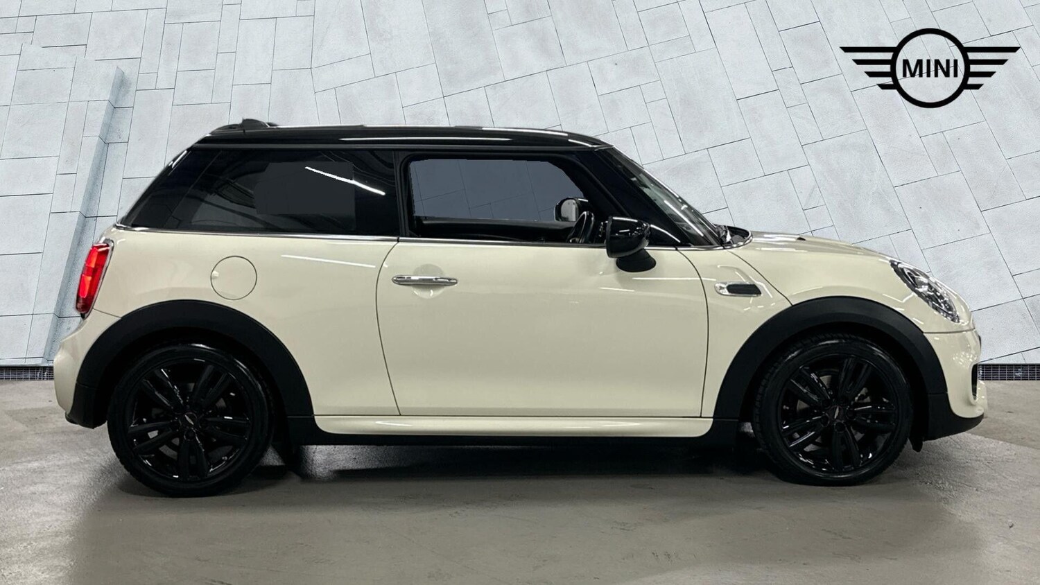 Used MINI Hatch 2019 for sale - 77616856: Photo 9