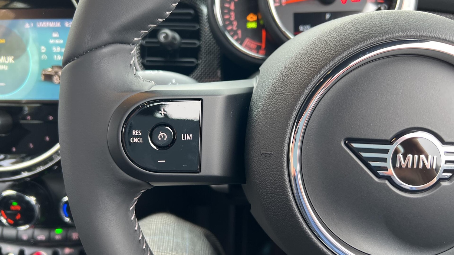 Used MINI Convertible 2022 for sale - 77625467: Photo 21