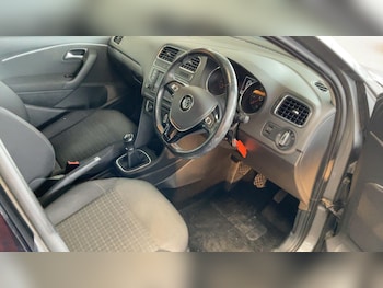 Used Volkswagen Polo 2016 for sale - 78947518: Photo