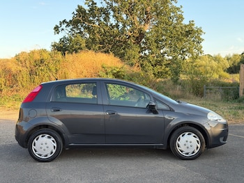 Used Fiat Grande Punto 2010 for sale - 79593275: Photo