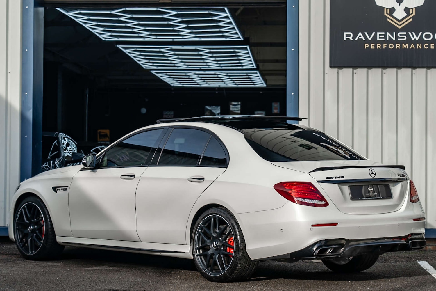 Used Mercedes-Benz E Class 2018 for sale - 77529400: Photo 2