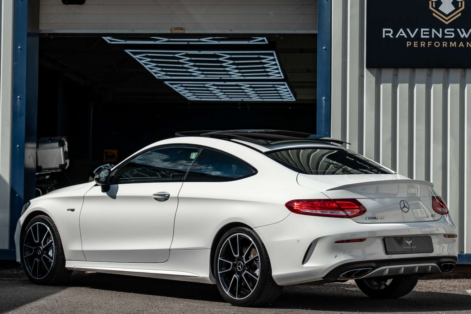 Used Mercedes-Benz C Class 2017 for sale - 76600649: Photo 2