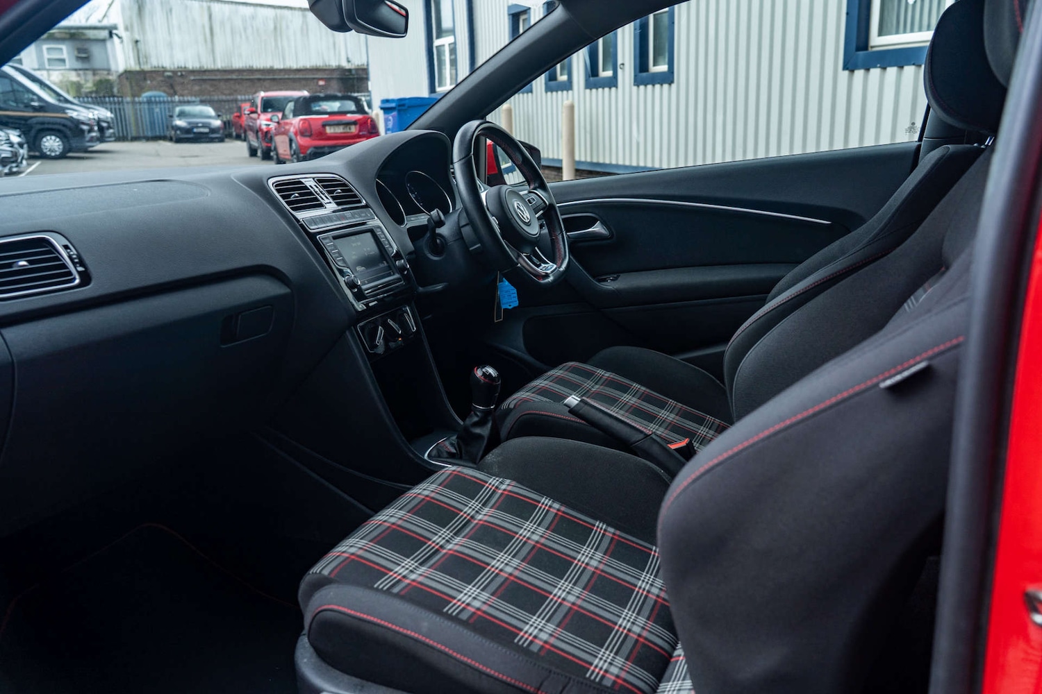 Used Volkswagen Polo 2016 for sale - 77750339: Photo 9