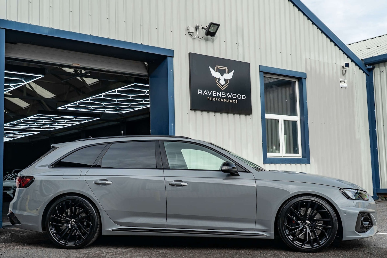 Used Audi RS4 2023 for sale - 76471355: Photo 3