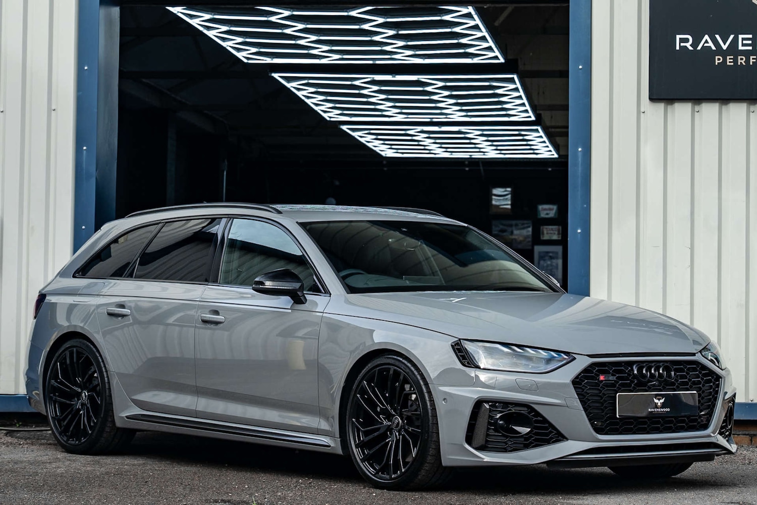 Used Audi RS4 2023 for sale - 76471355: Photo 5