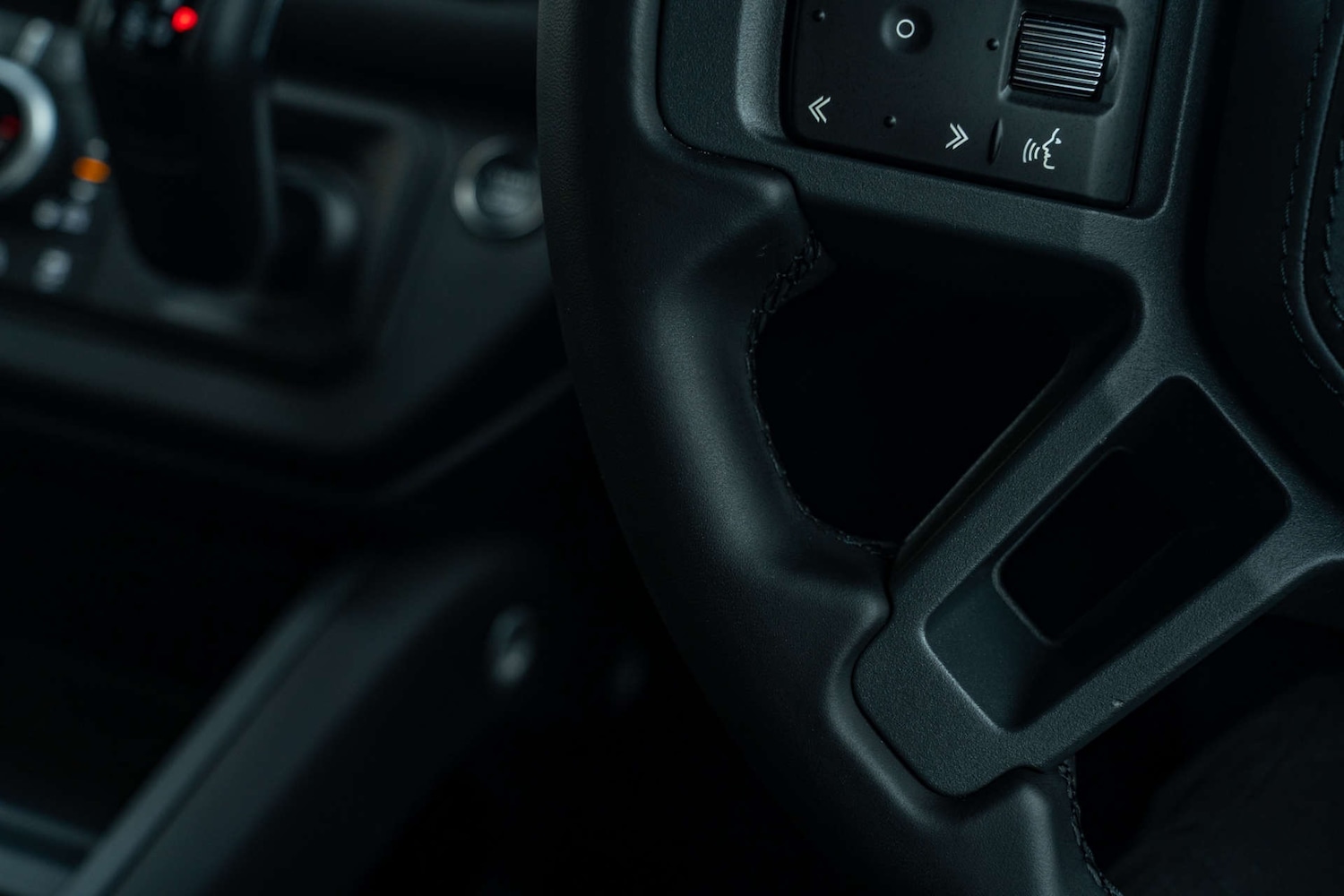 Used Land Rover Defender 2025 for sale - 76739830: Photo 13