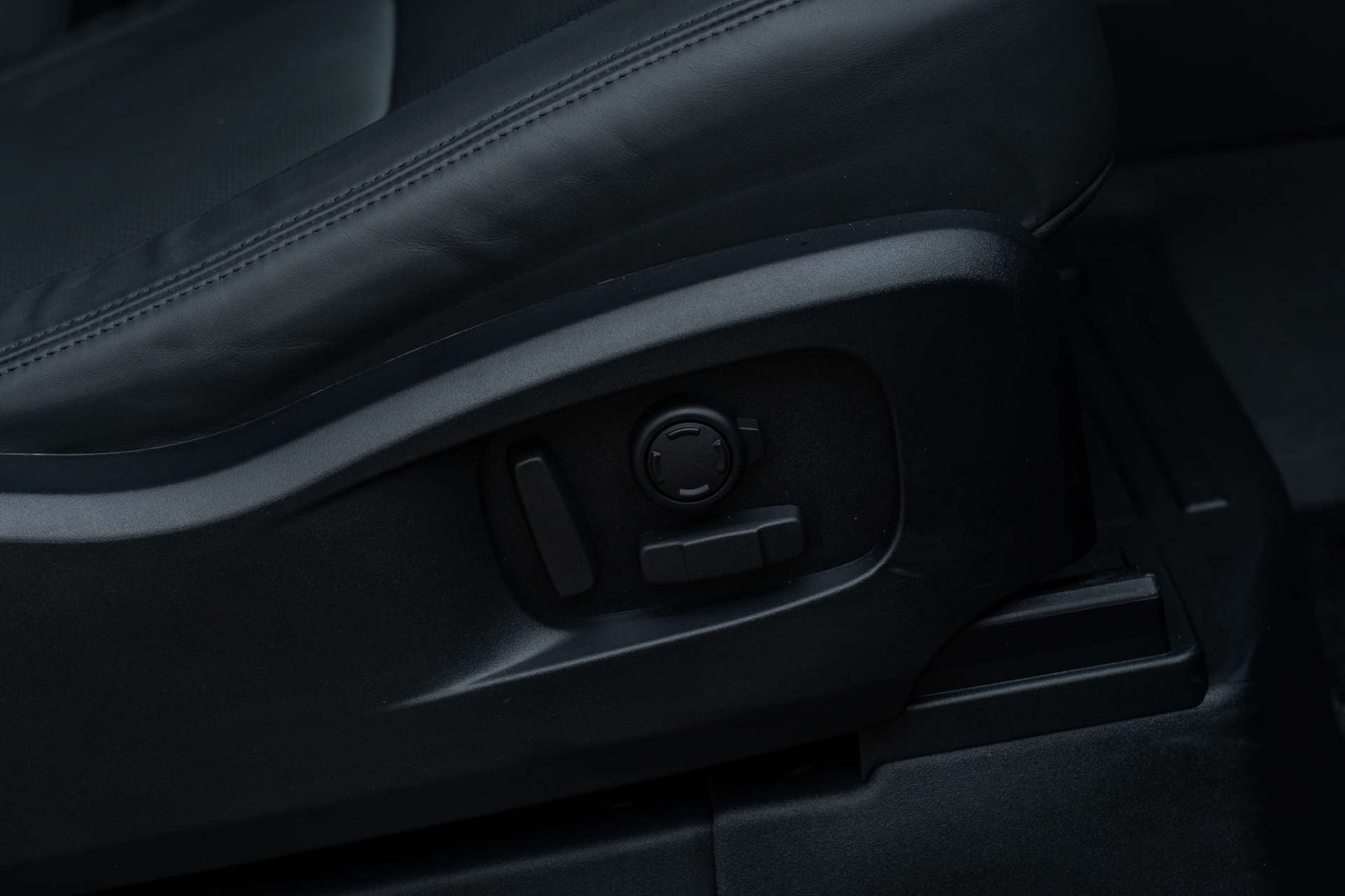 Used Land Rover Defender 2025 for sale - 76739830: Photo 20