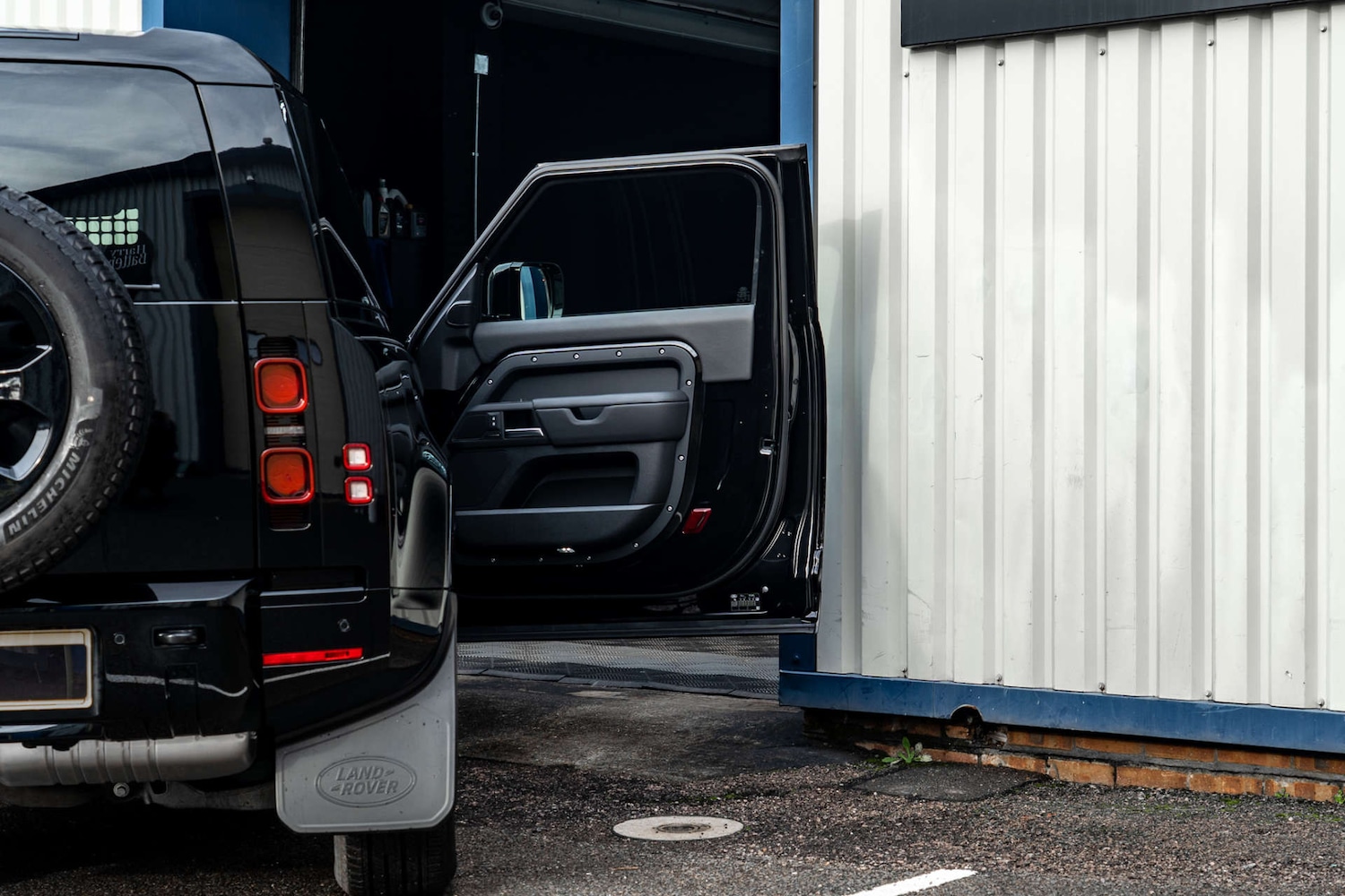 Used Land Rover Defender 2025 for sale - 76739830: Photo 8