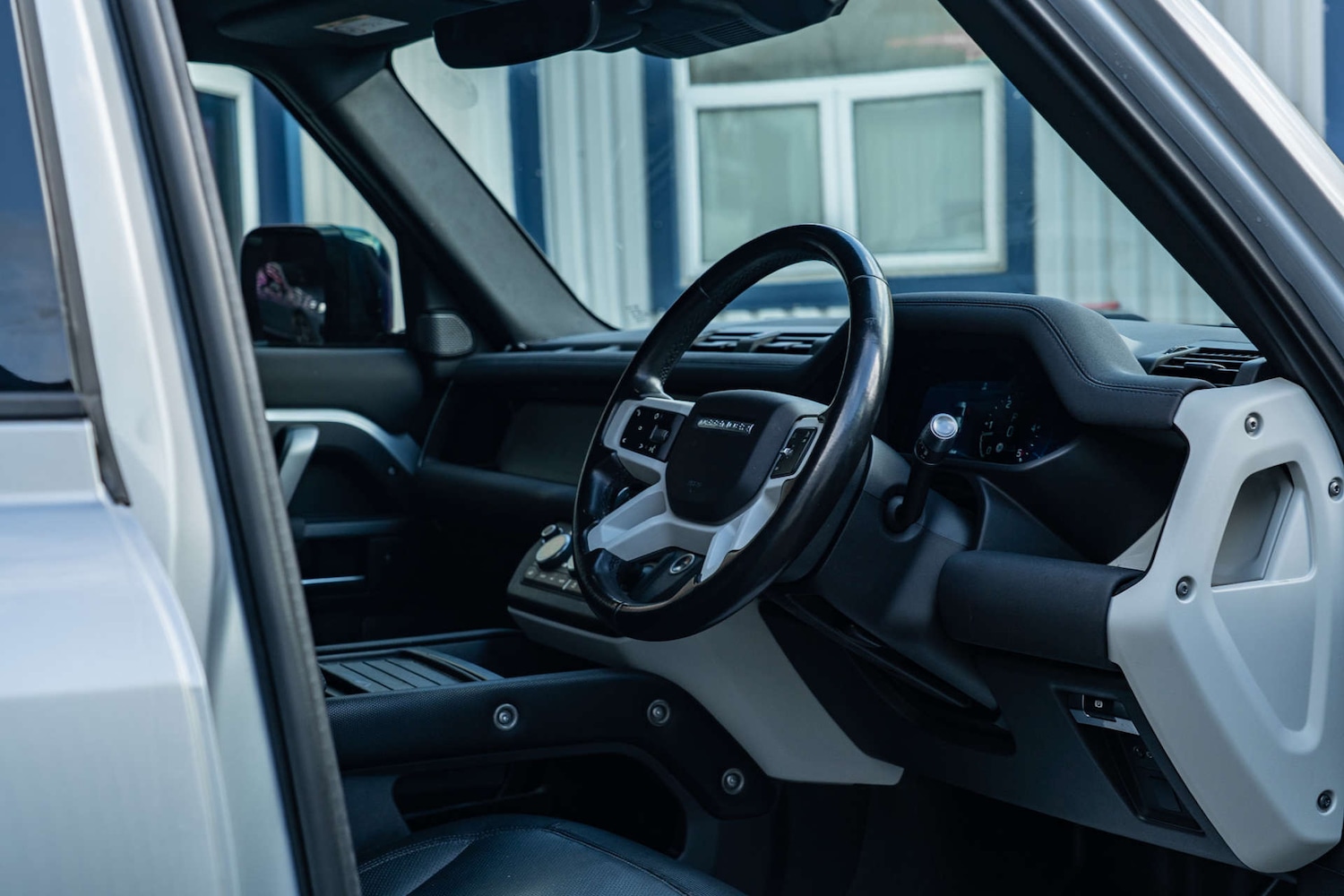 Used Land Rover Defender 2021 for sale - 77228432: Photo 11