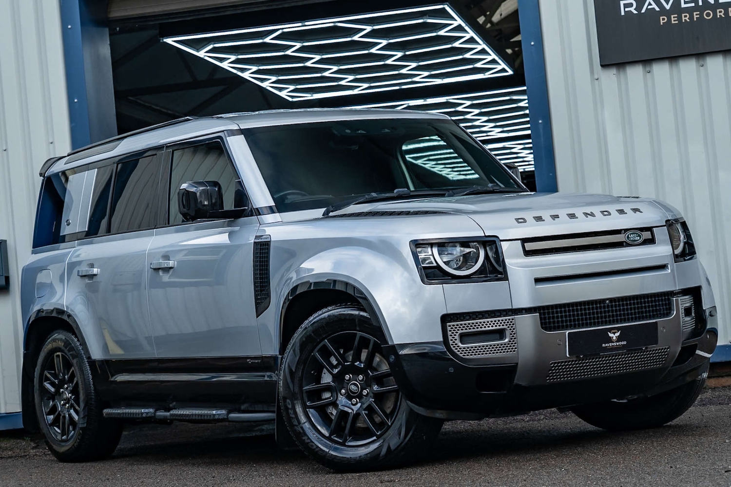 Used Land Rover Defender 2021 for sale - 77228432: Photo 30